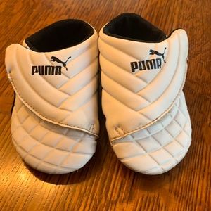 Puma infant/toddler Velcro shoes